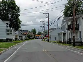 Rue principale à Saint-Sylvestre.