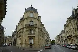 Immeuble d'angle avec la rue des Boucheries.