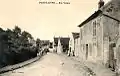 La rue Valaise, d'après la ferme du même nom, aujourd'hui rue Pasteur. C'est le deuxième axe nord-sud du village, parallèle à la Grande Rue. Les maisons avec pignon sur rue en sont caractéristiques.