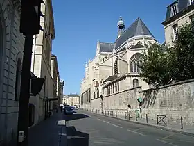 Portion de courtine du mur de Philippe Auguste visible rue de Clovis.