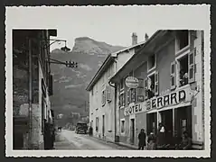 Carte postale de la commune, datant peut-être de l'Après-Guerre.