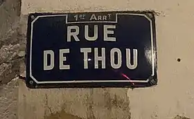 Voir la plaque.