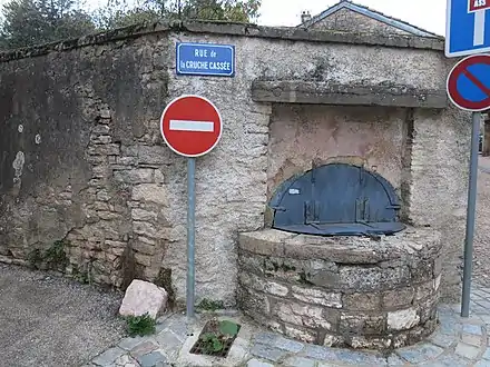 Une rue de Tournus porte le nom du tableau.