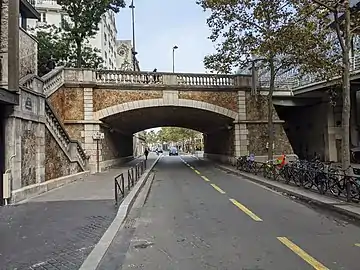 Le dernier vestige du viaduc : l'arche au-dessus de la rue du Chevaleret.