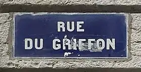 Voir la plaque.