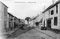 La rue du Houx vers le début du XXe siècle, au fond le bâtiment de ferme ayant été démoli plus tard pour percer l’actuelle rue Jean-Jaurès.