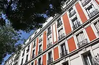Une façade de la rue Saint-Sébastien.