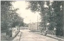 Rue des Marais à Melun ; on y aperçoit les rails du tramway