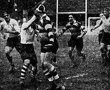 Photo de la 14e - et dernière - journée du championnat 1936-37 au Stade Testaccio à Rome: Rugby Rome contre les Amatori Milan gagnée 6-3 par les romains qui gagnent à la même occasion leur 2e titre de champions d'Italie.