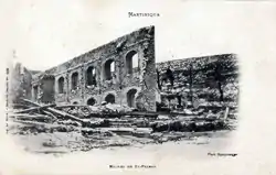 Ruines du lycée Schœlcher de Saint-Pierre le 10 mai 1902.