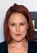 Rumer Willis interprète Ellie Morris.