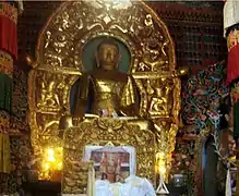 Statue de Bouddha à l'intérieur du monastère