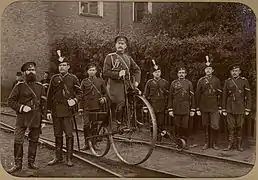 Gendarmes russes en cyclo-draisine (1890).