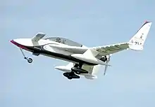 avion à la configuration inhabituelle, l'empennage horizontal est à l'avant les dérives sont placées à l'extrémité des ailes, qui sont au niveau de la pointe arrière du fuselage.