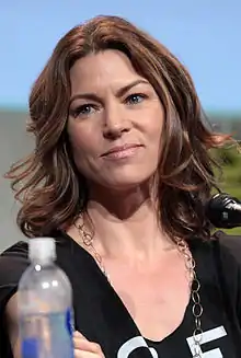 Rya Kihlstedt interprète Erica Kravid.