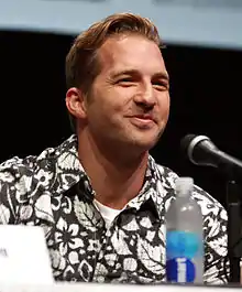 Ryan Hansen interprète Kyle Bradway