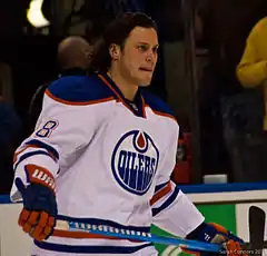 Description de l'image Ryan Jones Oilers 2012.jpg.