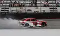 Ryan Preece effectuant un burnout après sa victoire au Fitzgerald Glider Kits 300 sur le Bristol Motor Speedway en 2018.