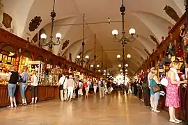 L'intérieur de la halle Sukiennice