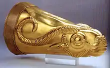 Rhyton achéménide en or massif trouvé à Ecbatane
