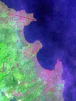 Image satellite de la ville de São Tomé et de la baie d'Ana Chaves