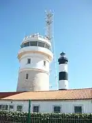 Le sémaphore et le phare.