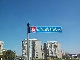 Un panneau d'une rue nommée en hommage à Pilecki à Kłodzko.