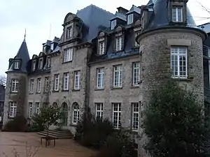 Façade du château de Lady Mond