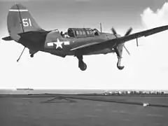 Helldiver SB2C-1C de la VB-15 se posant sur l'USS Essex (CV-9) (1944).