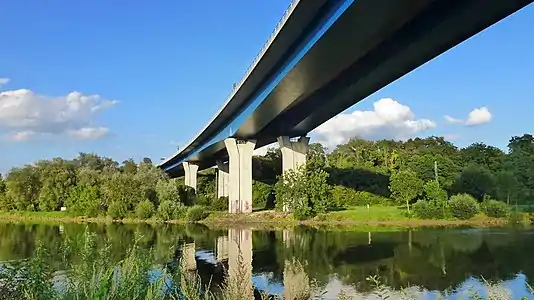 Le Viaduc de Schengen sert à franchir la frontière entre l'Allemagne et le Luxembourg