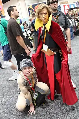 Cosplay d'Adam Warlock (droite) et de Pip le Troll (gauche).