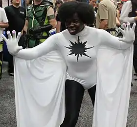 Cosplay de Monica Rambeau en tant que Captain Marvel.