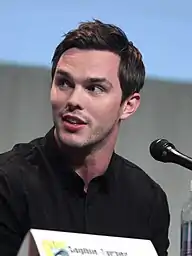 Nicholas Hoult interprète Hank McCoy / Le Fauve