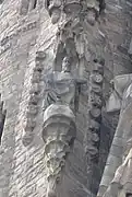 Saint Barnabé sur la façade de la Nativité.