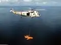 Sikorsky SH-3 Sea King repêchant un BQM-34S Firebee drone