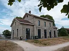 L'ancien bâtiment voyageurs de la gare de Coubert - Soignolles.