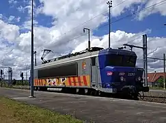 BB 22200 en livrée PACA, en gare de Forbach.