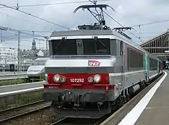 BB 7200 en tête d'un Aqualys pour Paris-Austerlitz, en 2007.