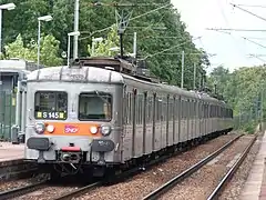 Une triplette de Z 6100 en gare de Méry-sur-Oise, en juillet 2011.