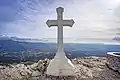 Panorama du haut du Garlaban avec sa croix.