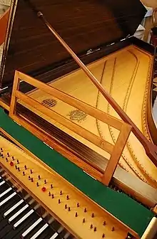 Petit clavecin Sperrhake (8', 4', luth)