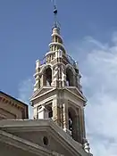 Campanile en spirale de l'Église du Saint Sacrement