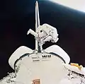 Le Manned Maneuvering Unit (MMU), testé par McCandless puis Stewart lors d'un vol de navette spatiale (1984)