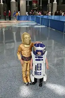 Enfants déguisés en robots.