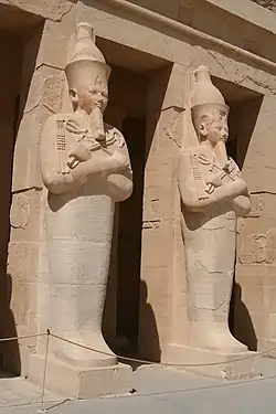 Piliers « osiriaques » d'Hatchepsout à Deir el-Bahari - XVIIIe dynastie.