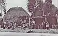 Huttes de sabotiers à Trémel vers 1910 (carte postale ND Photo).