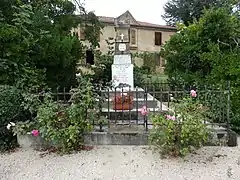 Le monument aux morts.