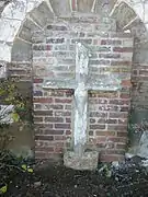 Croix sur le mur de l'église.