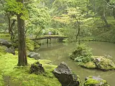 Étang du jardin du Saihō-ji.