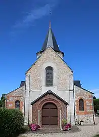 La façade de l'église..